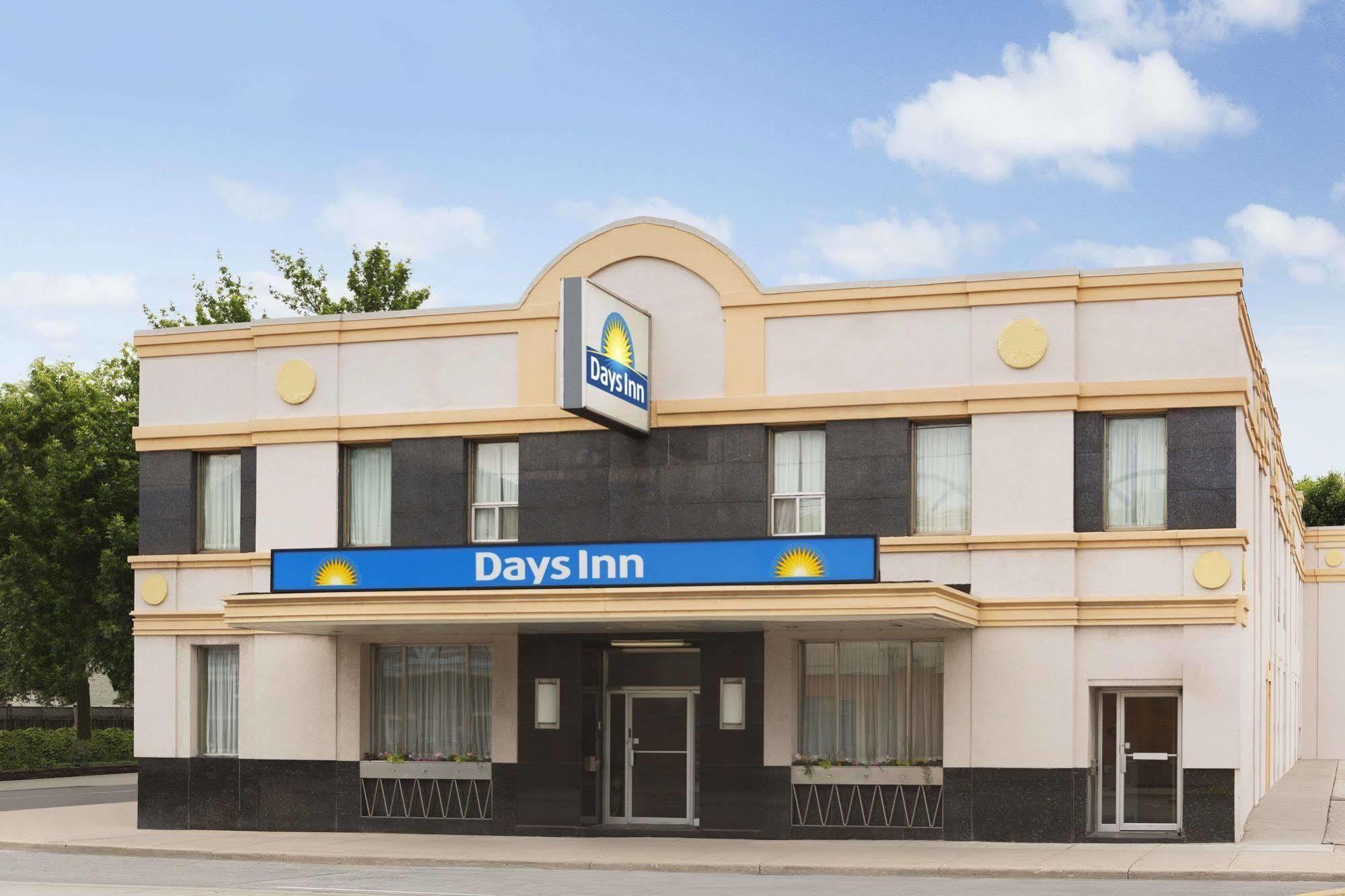 Days Inn By Wyndham Toronto East Beaches Exteriér fotografie