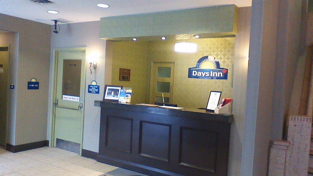 Days Inn By Wyndham Toronto East Beaches Exteriér fotografie